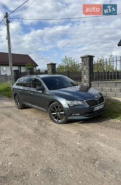Универсал Skoda Superb 2016 в Ровно
