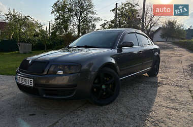 Лифтбек Skoda Superb 2004 в Калуше