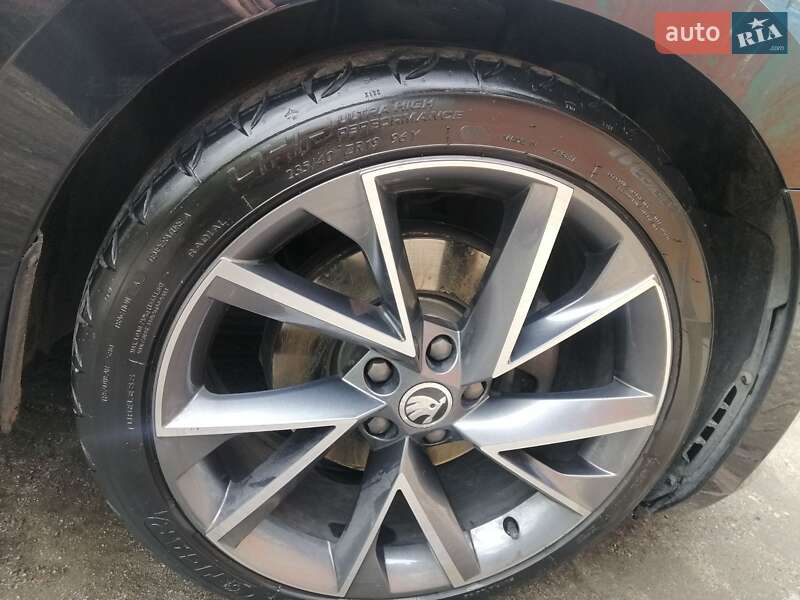 Универсал Skoda Superb 2017 в Умани
