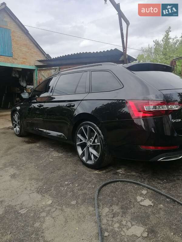 Универсал Skoda Superb 2017 в Умани