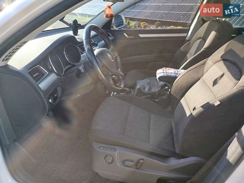 Універсал Skoda Superb 2014 в Охтирці