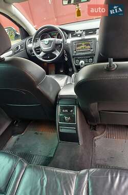 Універсал Skoda Superb 2011 в 