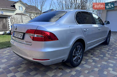 Лифтбек Skoda Superb 2013 в 