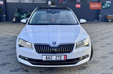 Лифтбек Skoda Superb 2017 в 