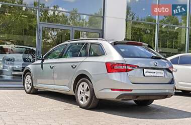Універсал Skoda Superb 2016 в 