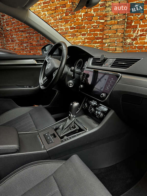 Лифтбек Skoda Superb 2020 в Ивано-Франковске