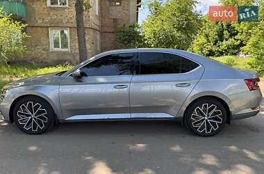 Лифтбек Skoda Superb 2019 в 