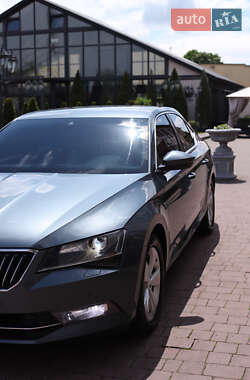 Лифтбек Skoda Superb 2016 в 