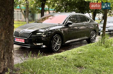 Ліфтбек Skoda Superb 2019 в 