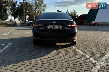 Лифтбек Skoda Superb 2015 в 