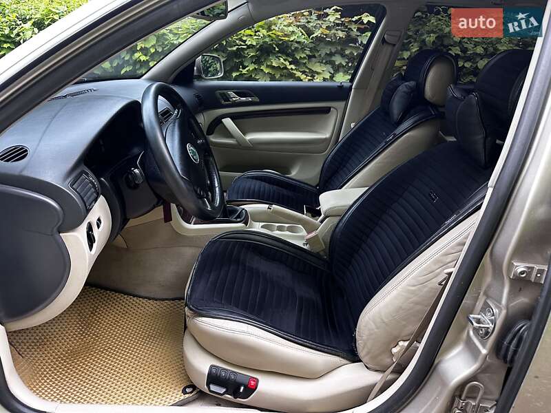 Лифтбек Skoda Superb 2004 в Стрые