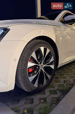 Универсал Skoda Superb 2019 в 