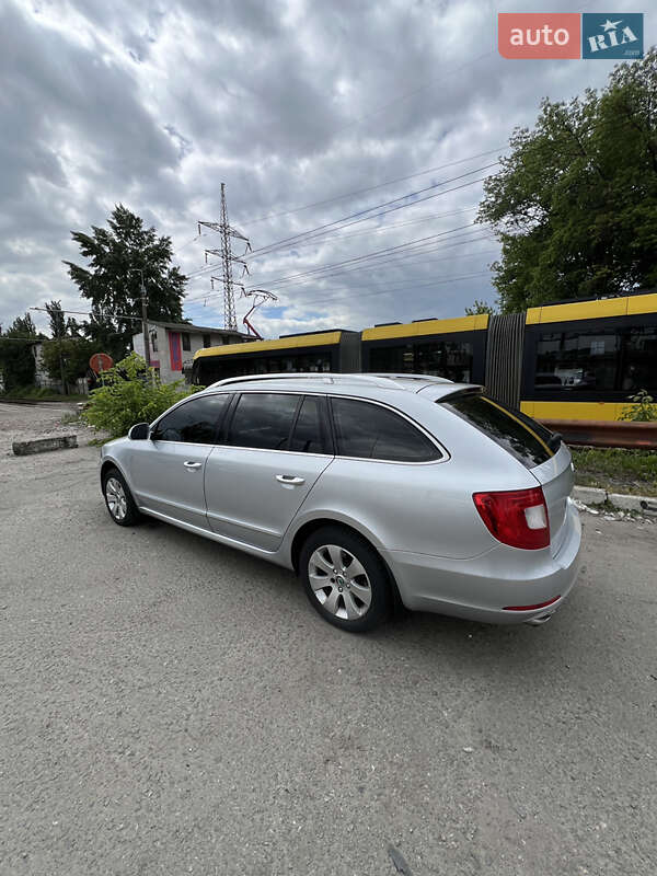 Универсал Skoda Superb 2012 в Киеве