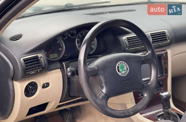 Лифтбек Skoda Superb 2003 в 
