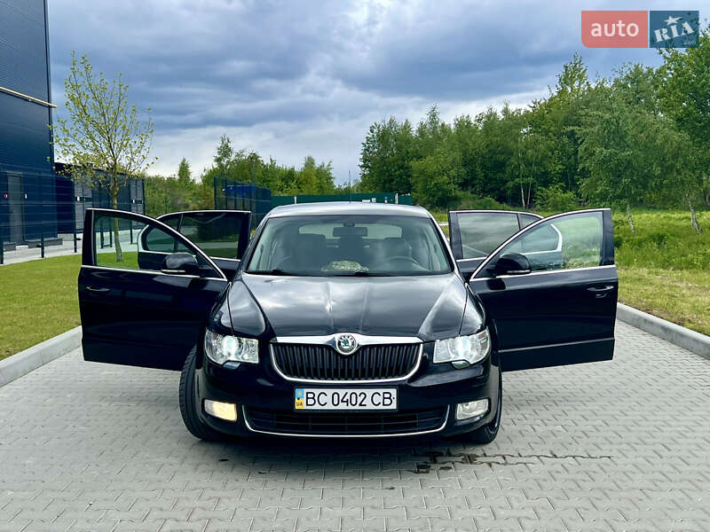 Лифтбек Skoda Superb 2009 в Львове