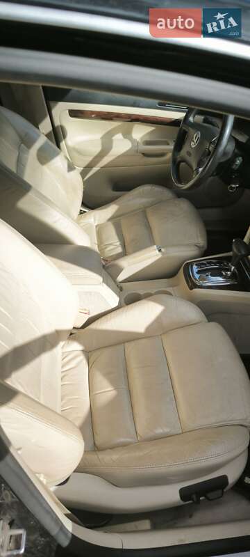 Лифтбек Skoda Superb 2004 в Черкассах