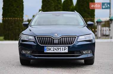 Універсал Skoda Superb 2017 в 