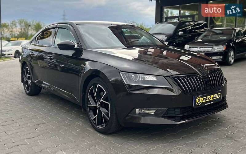 Лифтбек Skoda Superb 2016 в 