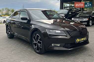 Лифтбек Skoda Superb 2016 в 