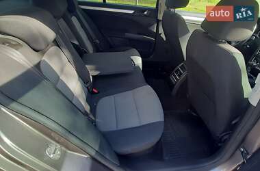 Лифтбек Skoda Superb 2012 в 