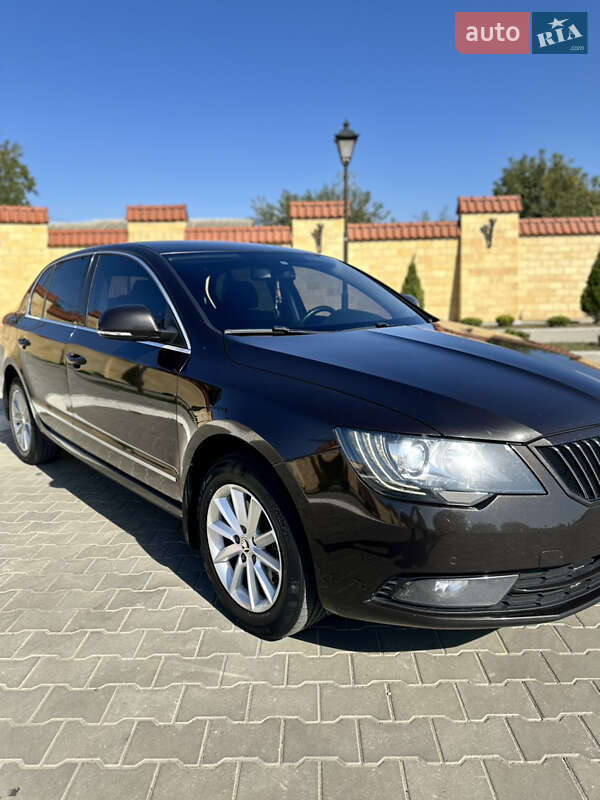 Лифтбек Skoda Superb 2014 в Измаиле