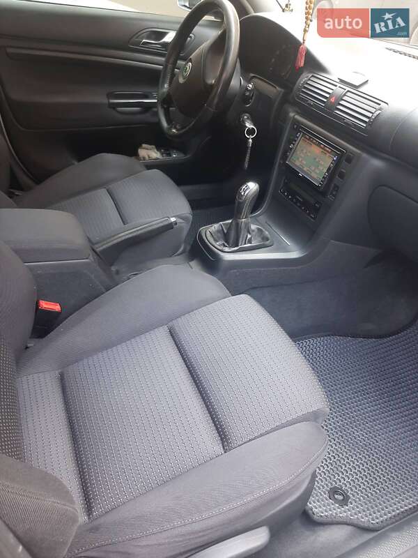 Лифтбек Skoda Superb 2006 в Днепре