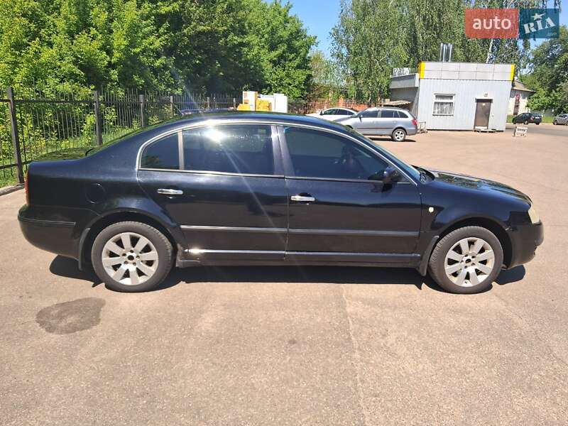 Лифтбек Skoda Superb 2004 в Чернигове