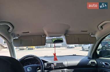 Ліфтбек Skoda Superb 2004 в 