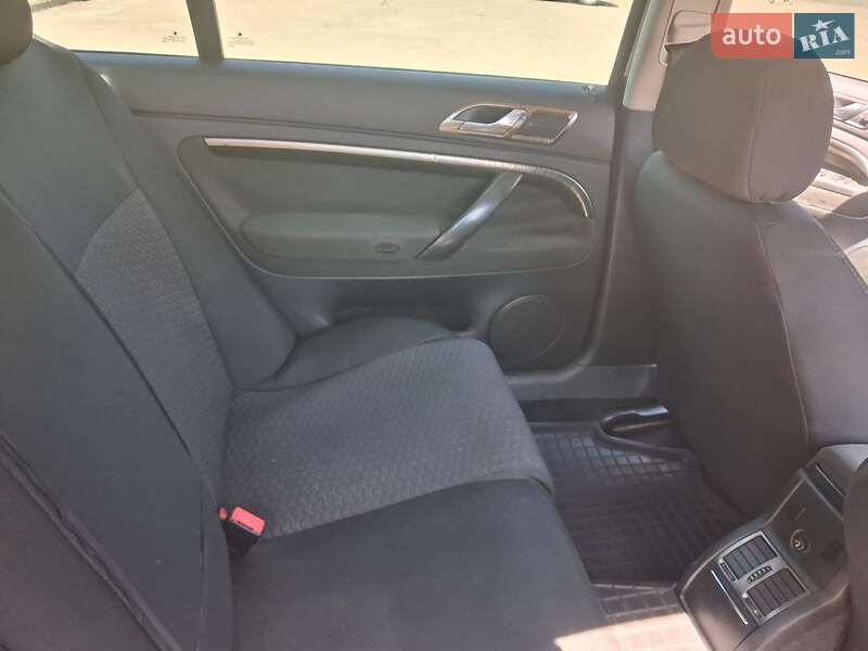 Лифтбек Skoda Superb 2004 в Чернигове