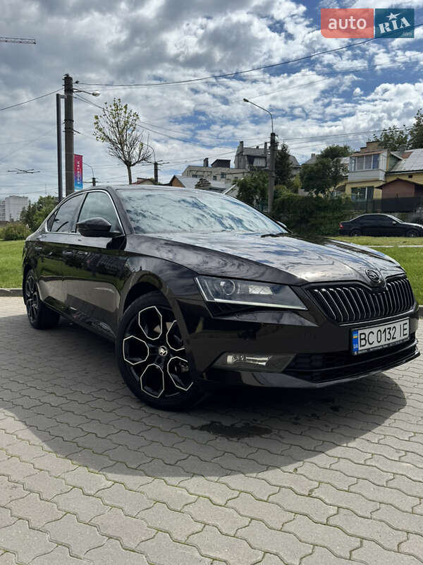 Лифтбек Skoda Superb 2018 в 