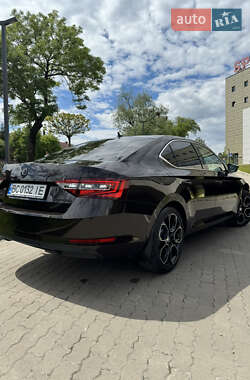 Лифтбек Skoda Superb 2018 в 