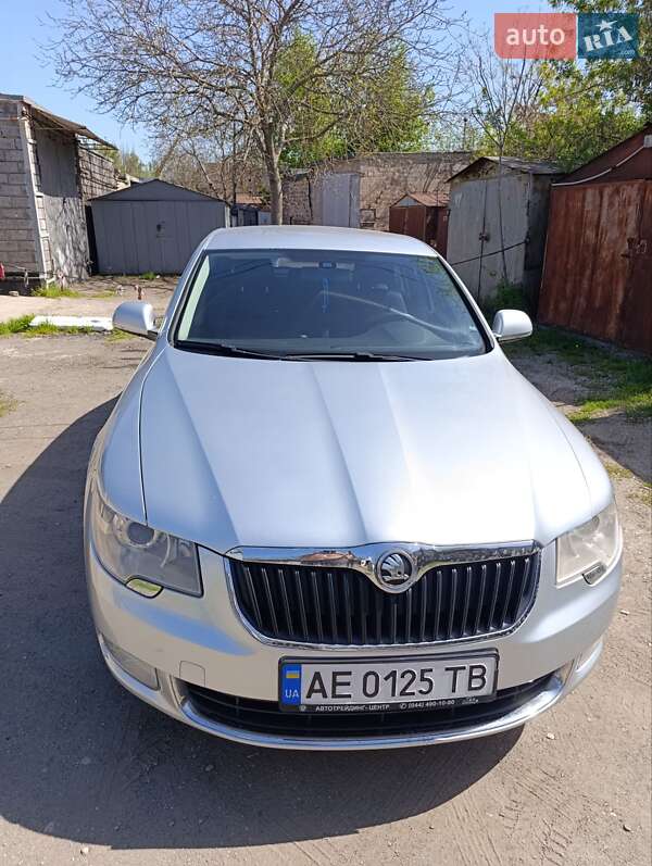 Ліфтбек Skoda Superb 2011 в 