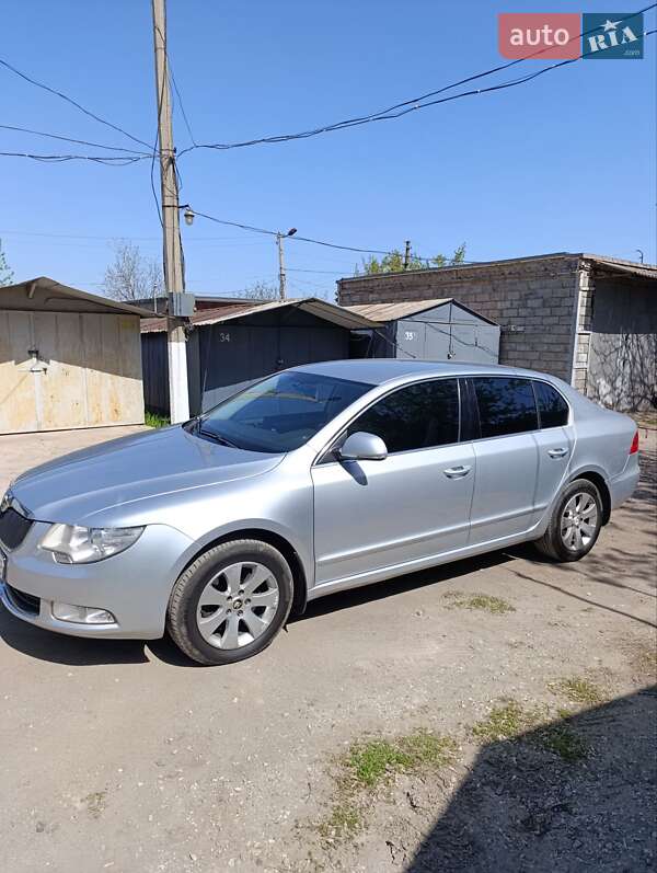Лифтбек Skoda Superb 2011 в Кривом Роге