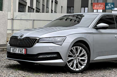 Лифтбек Skoda Superb 2022 в 