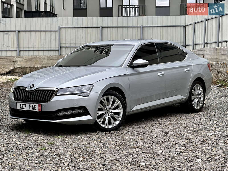 Ліфтбек Skoda Superb 2022 в Ужгороді