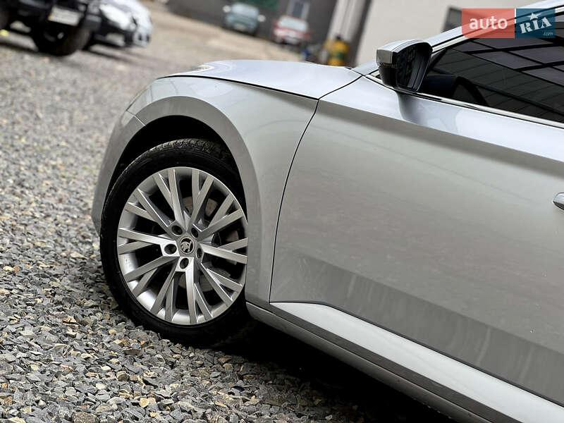 Ліфтбек Skoda Superb 2022 в Ужгороді