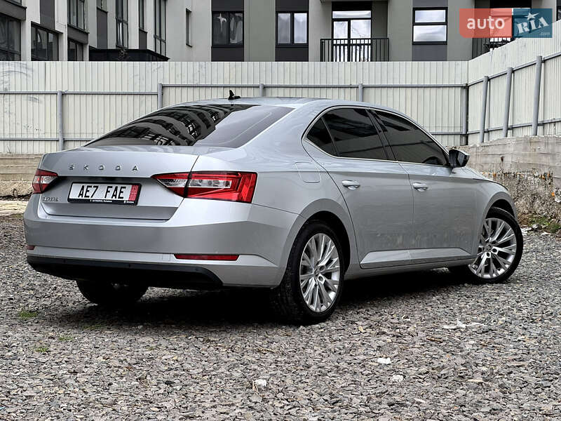 Ліфтбек Skoda Superb 2022 в Ужгороді