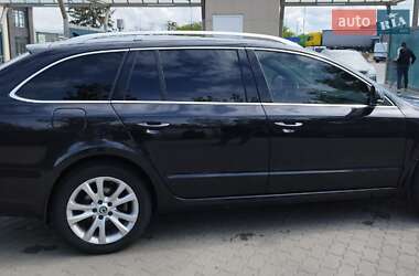 Універсал Skoda Superb 2011 в 