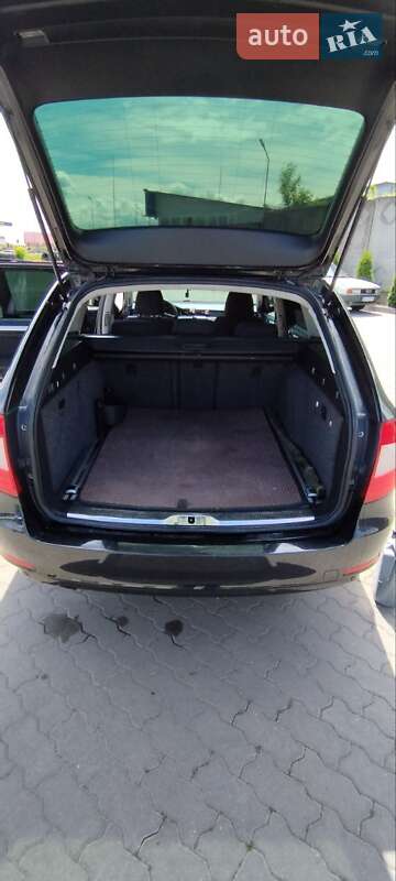 Универсал Skoda Superb 2011 в Сарнах