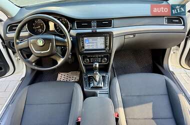 Лифтбек Skoda Superb 2013 в 