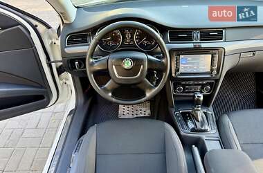 Лифтбек Skoda Superb 2013 в 