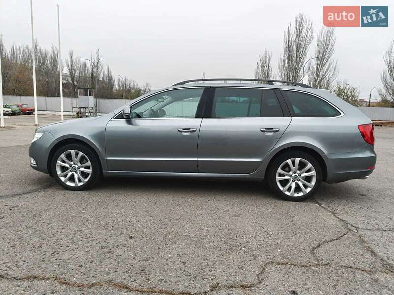 Универсал Skoda Superb 2011 в 