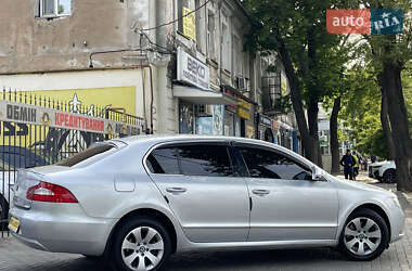 Лифтбек Skoda Superb 2012 в 