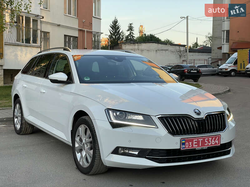 Універсал Skoda Superb 2019 в Тернополі