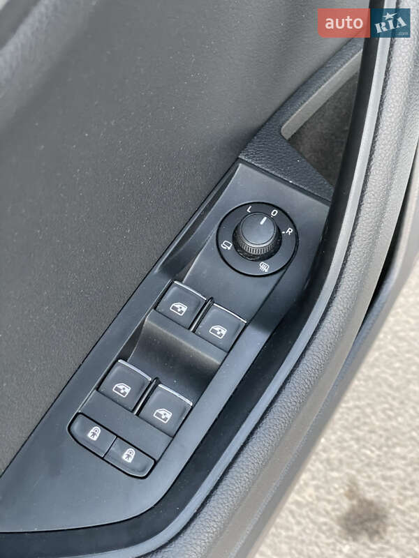 Універсал Skoda Superb 2019 в Тернополі