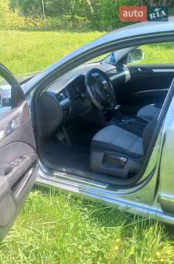 Лифтбек Skoda Superb 2009 в 