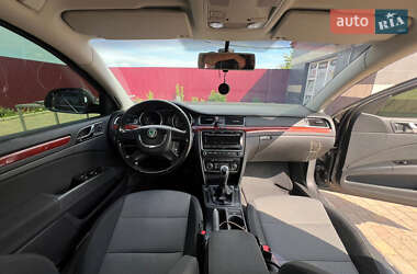 Лифтбек Skoda Superb 2012 в 