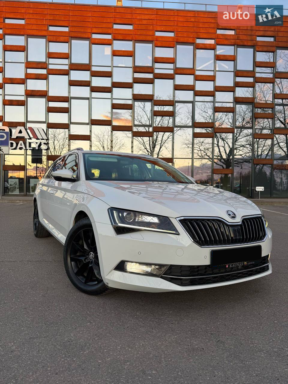 2019 Skoda Superb - мініатюра 15