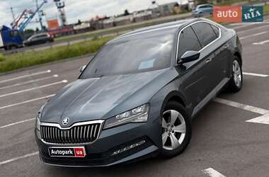 Лифтбек Skoda Superb 2019 в 