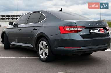 Лифтбек Skoda Superb 2019 в 